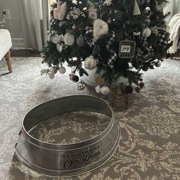 Holiday Time 27 inch Metal Tree collar NWT - Picture 1 of 10